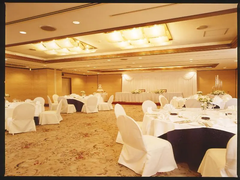 Hotel Claiton Shin-Осака 3*, Осака